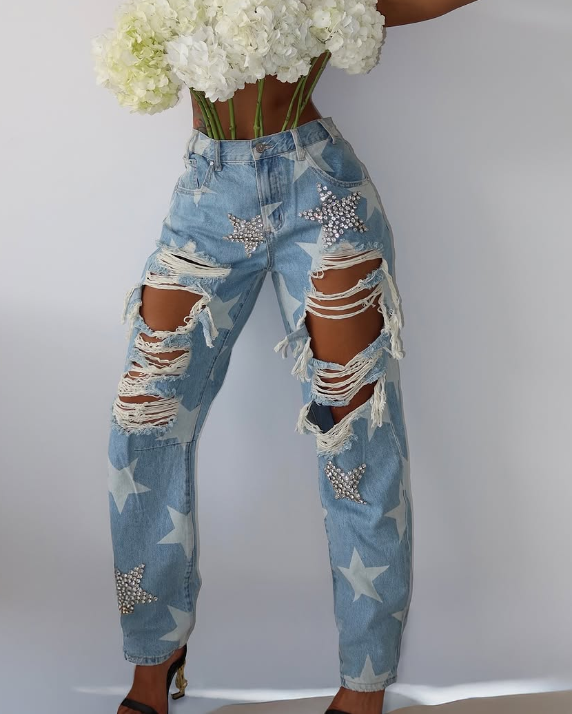Calça Jeans Rasgado com Enfeites